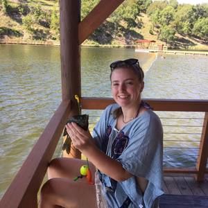 Meet your Posher, Julia